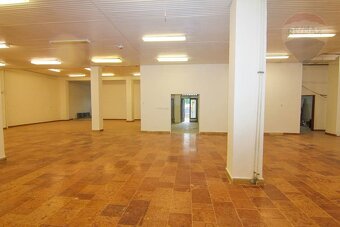Na prenájom obchodné priestory 460 m2 na prízemí, Laborecká - 9