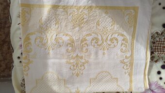 Vyšívané obrusy - 9