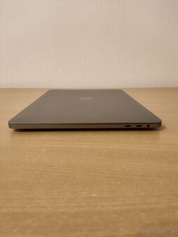 MacBook Pro 2020 | i7 • 32GB • 512GB SSD - 9