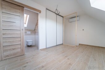 Na predaj 2 izbový mezonet v RD Vajnory BA III - 9