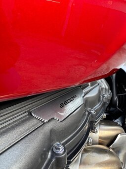 Triumph Rocket 3R - 9