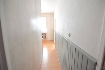 3-izbový byt v obľúbenej lokalite, 75 m2 + loggia - 9