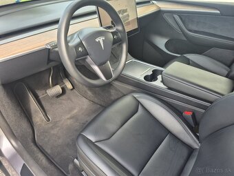 TESLA MODEL Y - 9