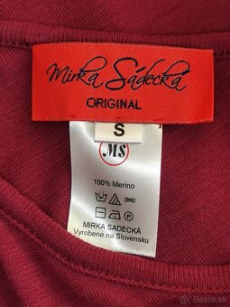 Elegantné merino šaty vo farbe bordó - 9