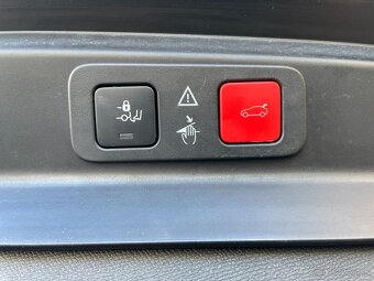 Peugeot 5008 II 1.2PT 96kW ALLURE Kůže Tažné. Navi - 9