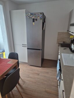 Izba 12 m² pre 1 alebo 2 osoby – Dúbravka, 3-izbový byt - 9