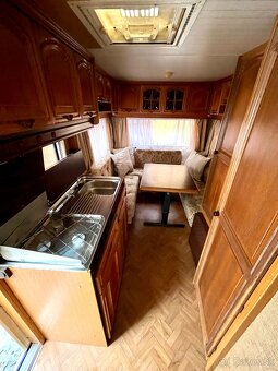 Karavan Hobby de luxe obytný prives +predstan - 9
