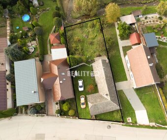 ✅ REZERVOVANÉ ✅ : Rodinný dom s krásnym pozemkom a potôčikom - 9