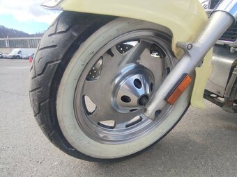 Suzuki VL 1500 Intruder - 9