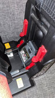 Červená autosedačka Petite&Mars Prime II 9-36 kg isofix - 9