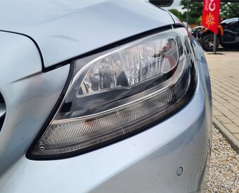 MERCEDES-BENZ C TRIEDA KOMBI 200 D - 9