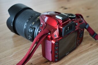 Nikon d3200 RED s VR objektivom nikkor 18 - 105 AF - 5 tis.s - 9