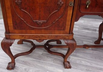 Komoda starožitná vyrezávaná . - 9