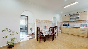 NAJKRAJŚÍ PANORAMATICKÝ DOM V MESTE GÖNC, MAĎARSKO - 9