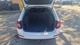 ŠKODA OCTAVIA COMBI 1.6 TDI - 9