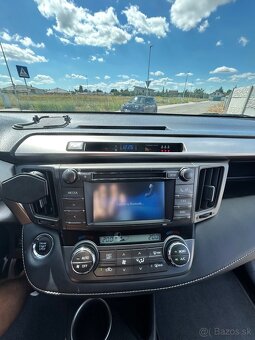 Toyota RAV4 - 9
