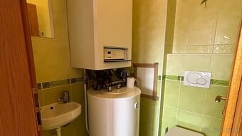 Na prenájom veľký podkrovný 2 izbový byt, balkón, Františkán - 9
