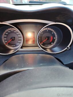 Peugeot 4007 - 9