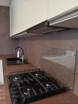 Vstavané skrine na mieru, kuchyňa na mieru, nábytok - 9