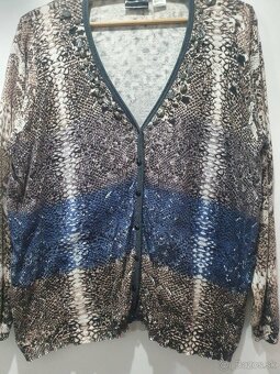 BALÍK DÁMSKEHO OBLEČENIA - 9