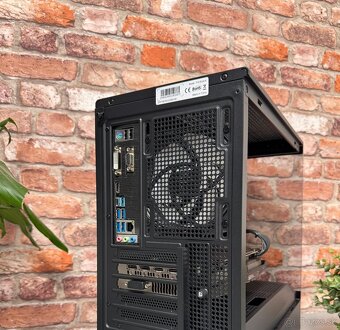 Ryzen 5 1600 AF\16GB\GTX 1080 Ti\SSD\750W Zdroj - 9