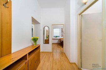 NA PREDAJ veľký 1 izbový byt s impozantnými výhľadmi na hrad - 9