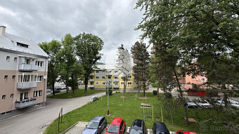 Priestranný 2 izbový byt, 75 m2 + 22 m2 pivničný priestor - - 9