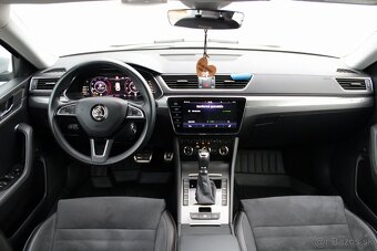 Škoda Superb Combi 2.0 Scout - 9