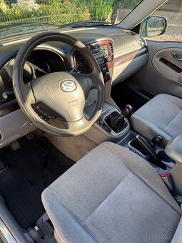 Suzuki Grand Vitara XL7 - 9
