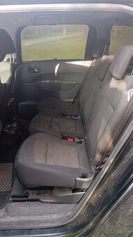 Peugeot 5008 16v 1.6 benzín 115kW - 9