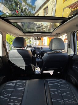 KIA Venga 1.6 CVVT Automat – pano strecha, výborný stav - 9