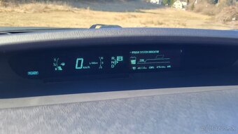 Predám Toyota Prius 3 Panorama Exclusive - 9
