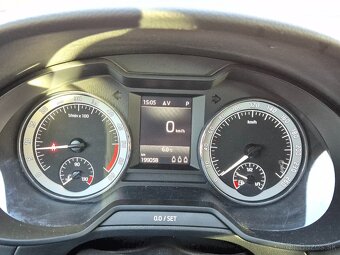 Škoda Octavia 2.0tdi DSG Style - 9
