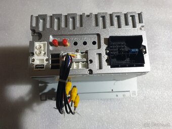 Predam autoradia na Mercedes C ,E,S - 9