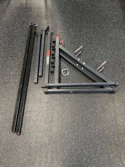 Polohovateľný stojan na bench a drep - 9