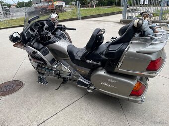 Honda GL 1800 Goldwing - 9