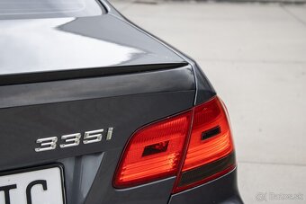 BMW Rad 3 Coupé 335i A/T - 9