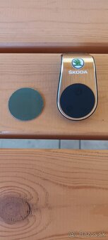 Držiak mobilného telefónu, rôzne farby s logom Škoda - 9