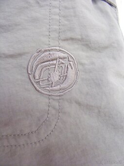 Dámske capry šortky Hilfiger a Protest - 9