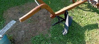 Starý drevený konský pluh - 9