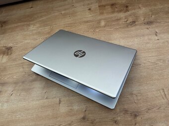 /15.6"/HP Notebook/4GB RAM DDR5/128GB NVMe SSD/Intel HD 2GB - 9