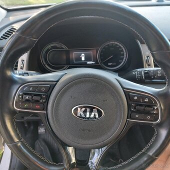 KIA Niro 1.6 GDi Plug-In Hybrid Gold - 9