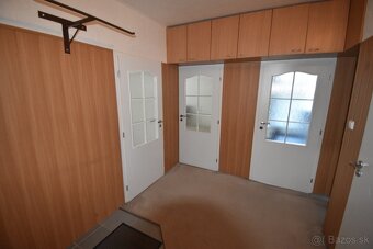 Priestranný, zrekonštruovaný 4-izbový byt, ul.Klačno - 9