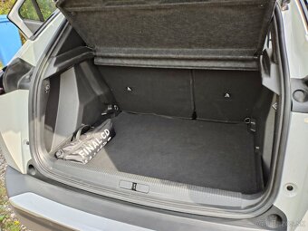 Peugeot 2008 GT 130 ,8 rychlostní automat,23 TKM - 9