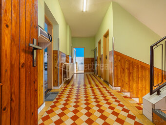 Rodinný dom na veľkom pozemku v Borskom Mikuláši - 9