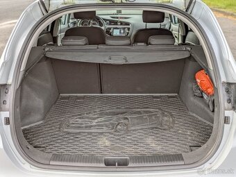 Kia Ceed SW 1.6 CRDi 100 kW136k Gold - 9