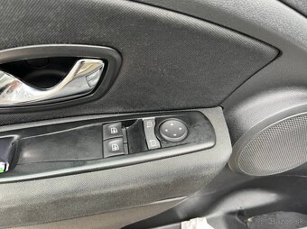 Renault Megane 1.6i - 9