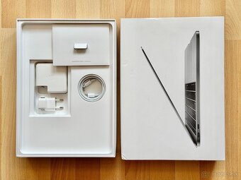 MacBook Pro 13" A1708, NOVÁ BATERKA, SUPER STAV - 9