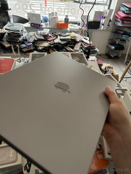 Apple Macbook M2 Max 16” 32gb ram 1TB SSD - 9
