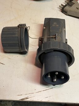Zástrčky - zásuvky 380 V - 9